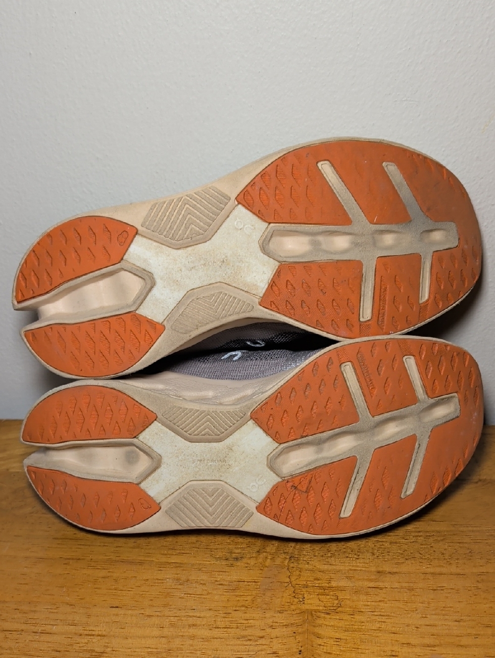 On Running Cloudeclipse Sneakers in the Fade/Sand Colorway Women's Size 8 - Picture 7 of 7